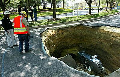 Sinkholes Florida on Fark Com   3332452  I 95 Shutdown In Florida As Another Great Sinkhole